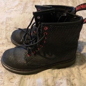 Dr. Martens - Delaney